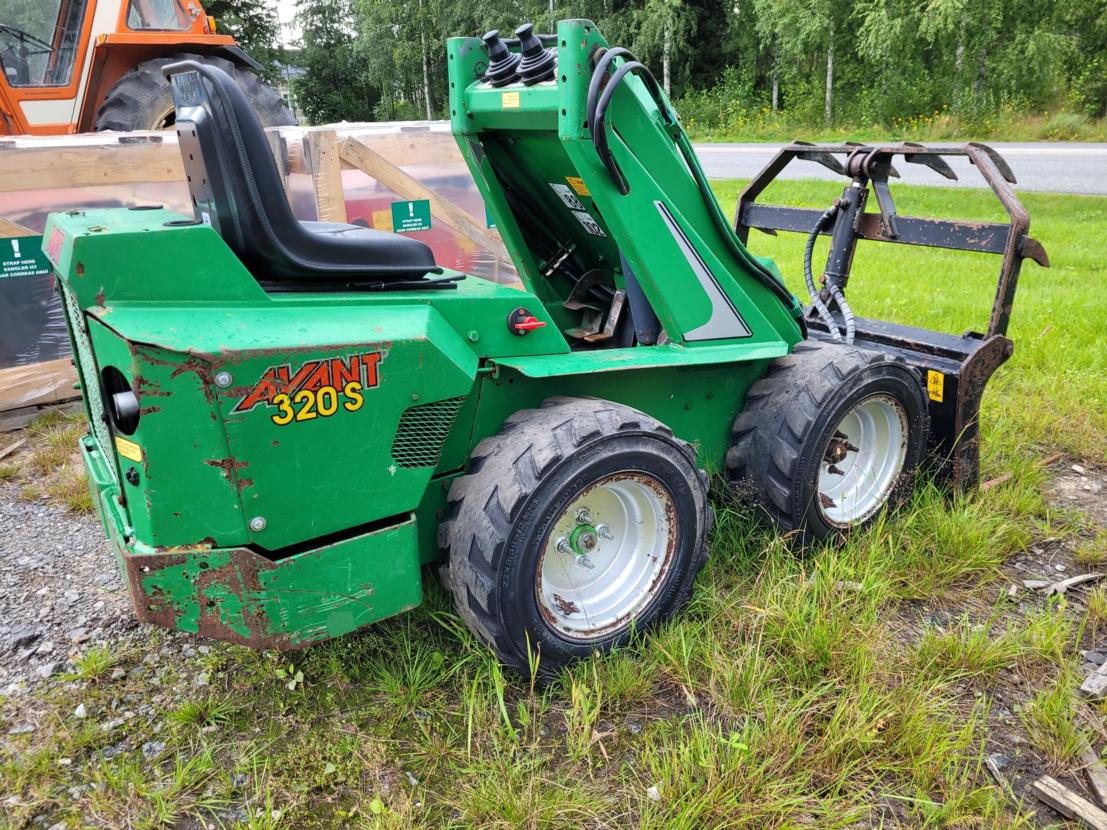 Avant 320