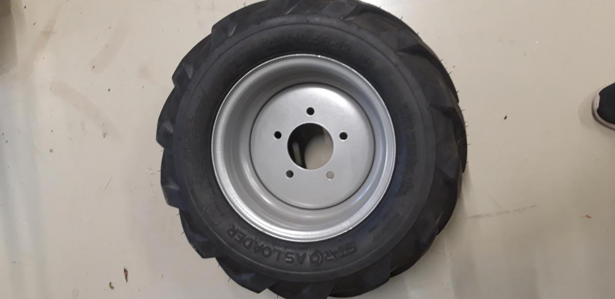 Pienkuormaajavarusteet Avant Vararengas 23x10.5