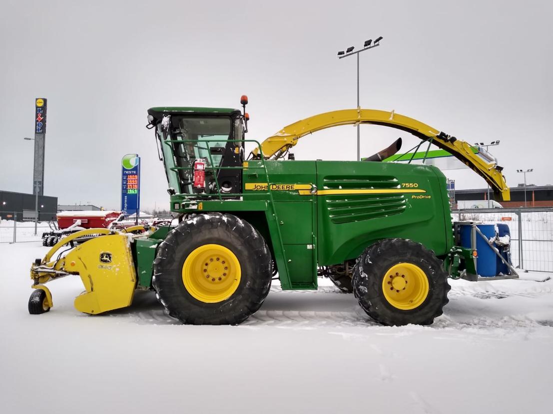 John Deere 7550