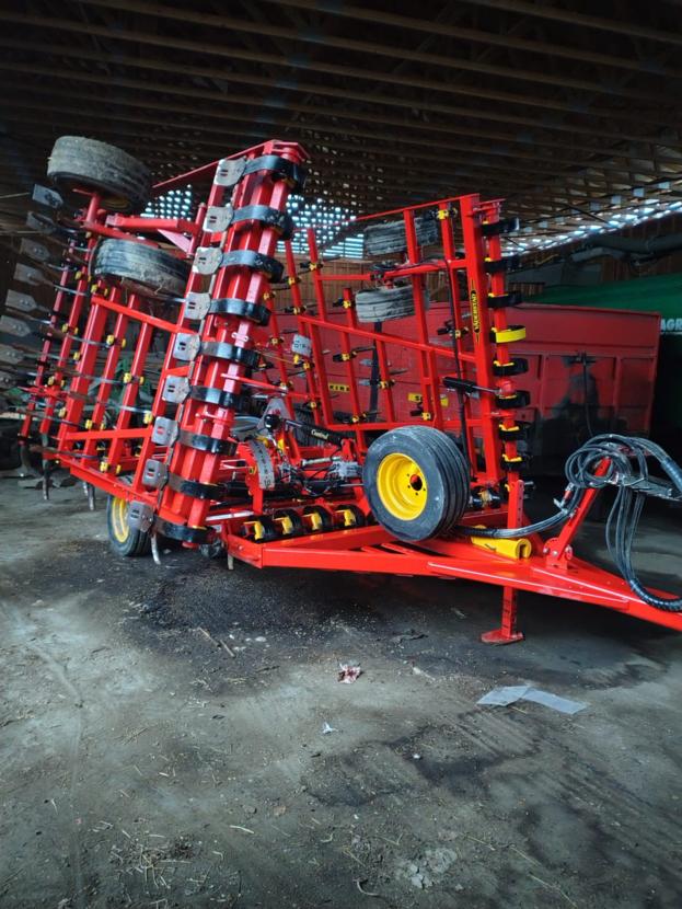 Väderstad Ferox 700 6 Akselia