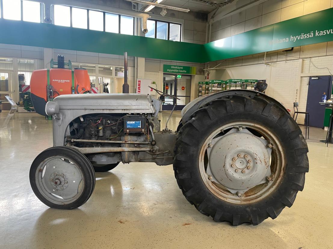 Massey-ferguson Te-a-20 Bensiini