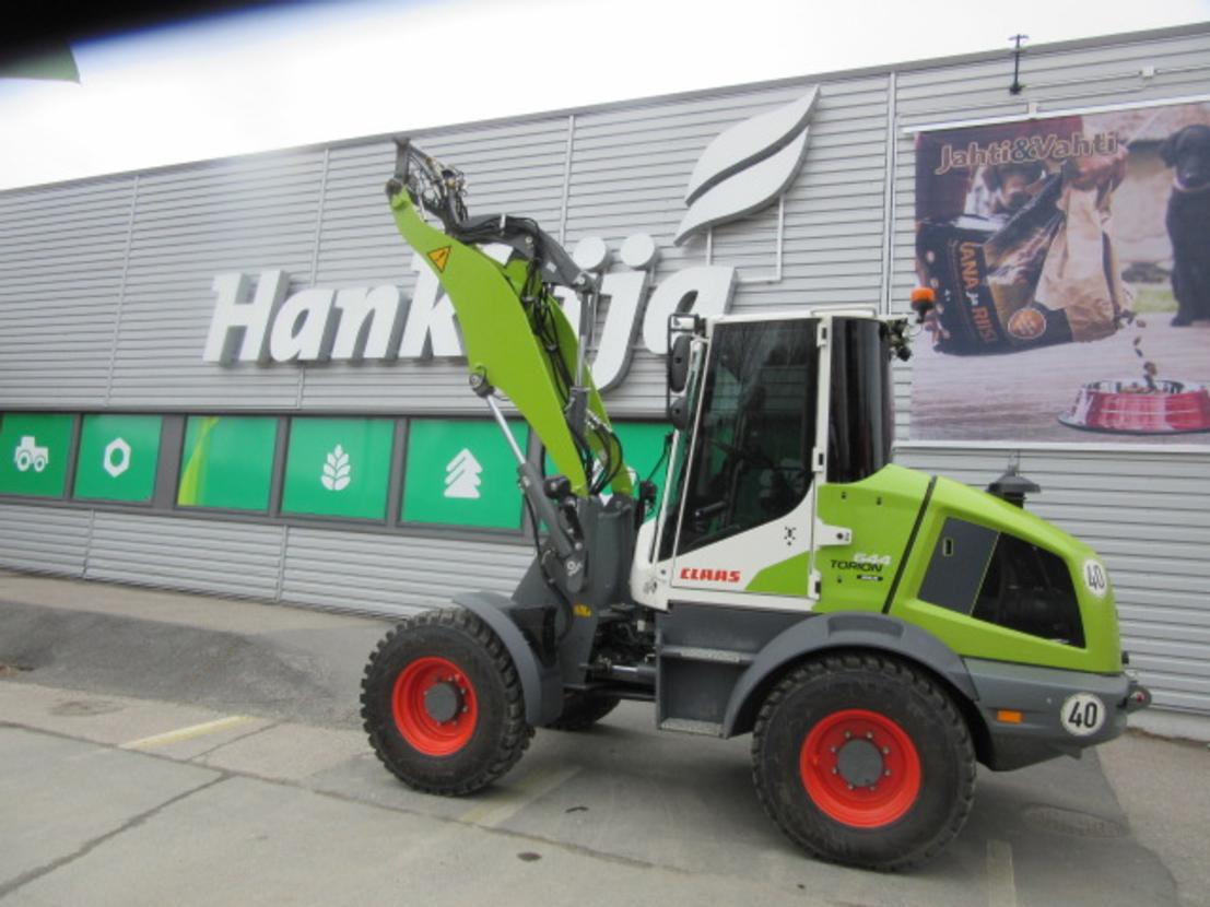 Kuormaus Ja Kaivuulaitt. Claas Torion Sinus 644