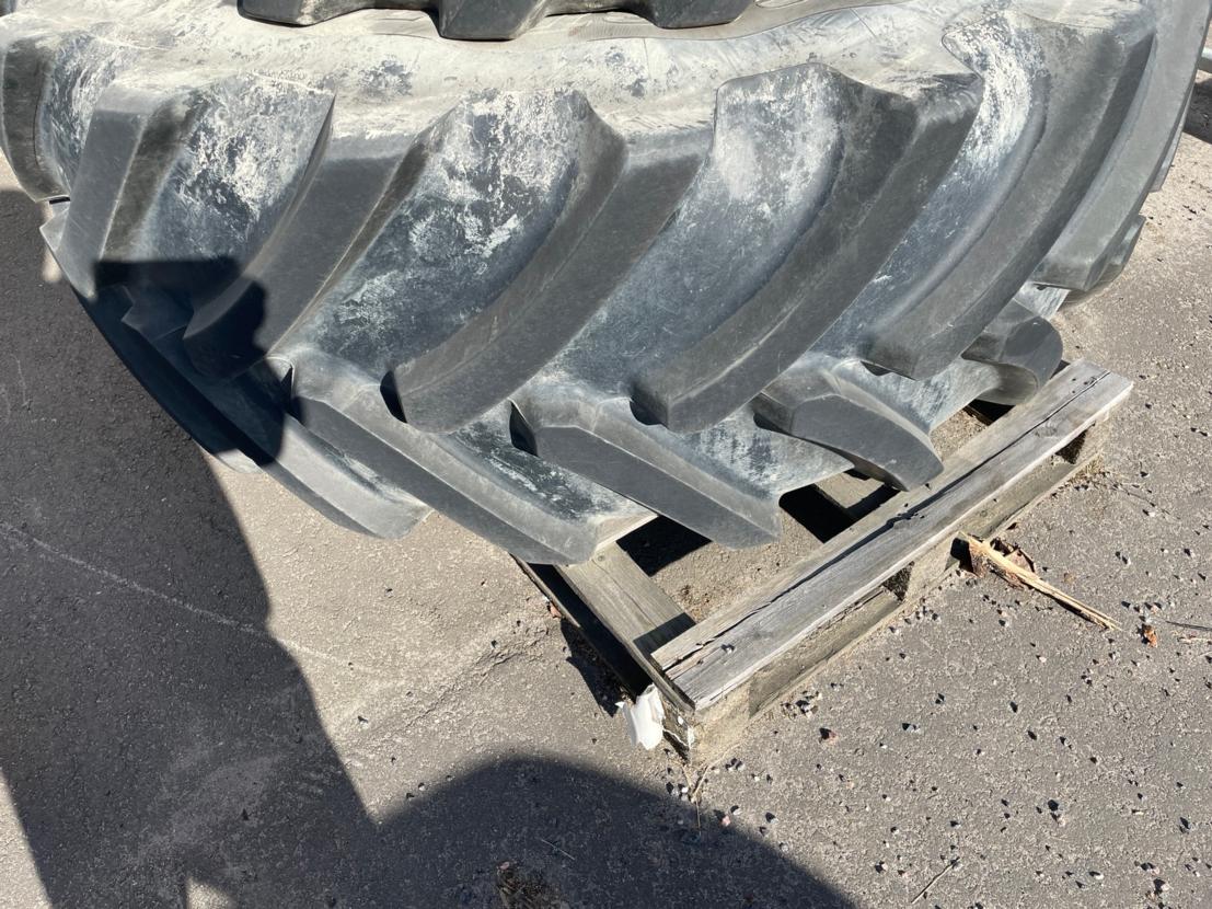 Traktorivarusteet 710/70r42 Takarengaspari