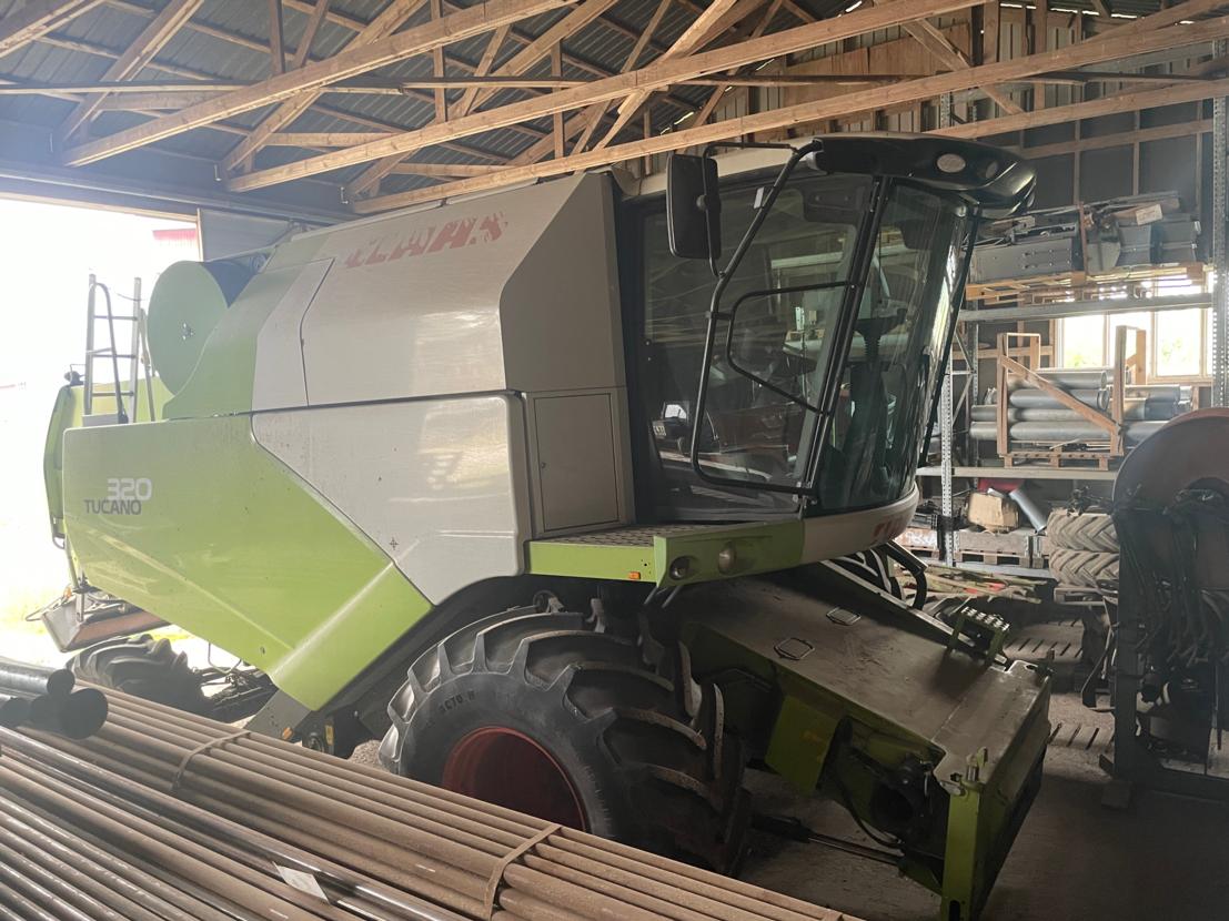 Claas Tucano 320