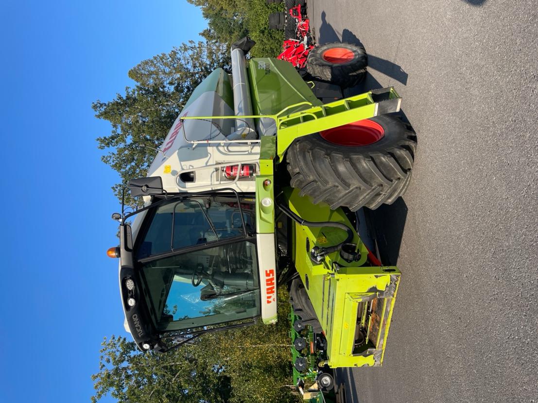 Claas Tucano 320