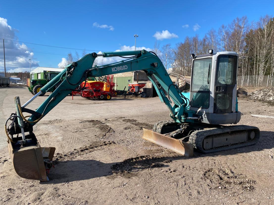 Kuormaus Ja Kaivuulaitt. Kobelco Sr 45