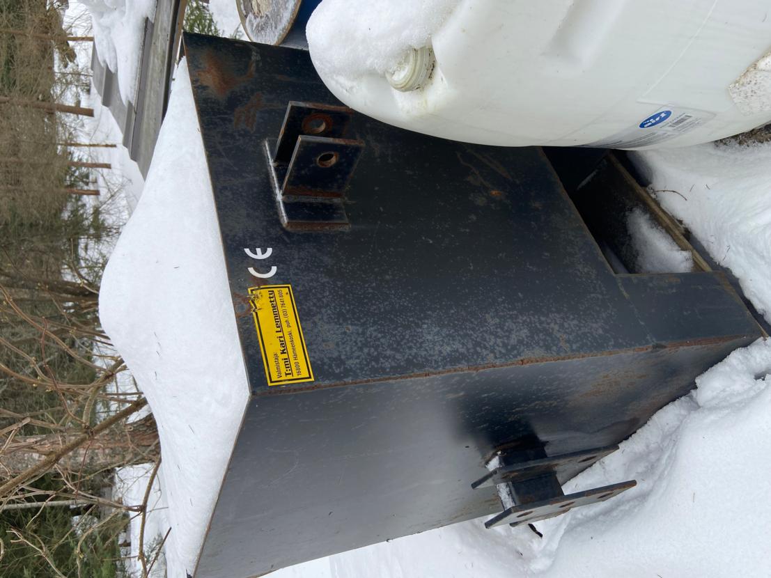 Traktorivarusteet Vastapaino 1000 Kg