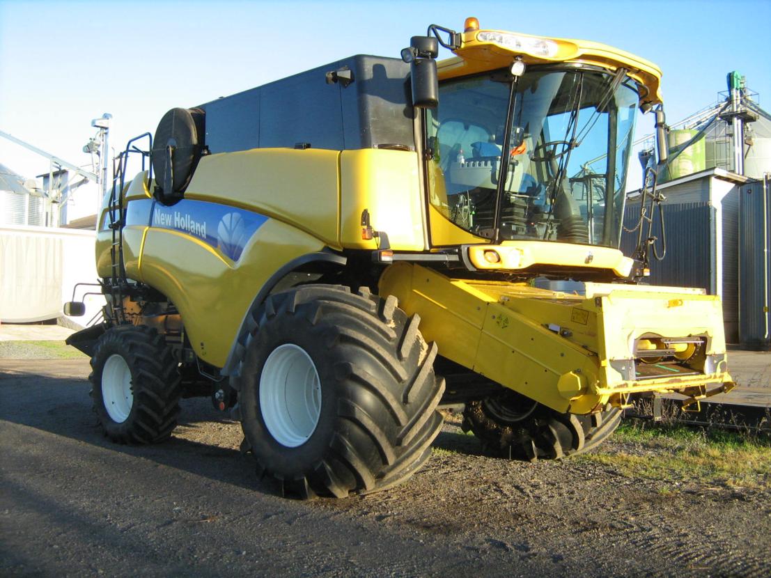 New Holland Cx 8040