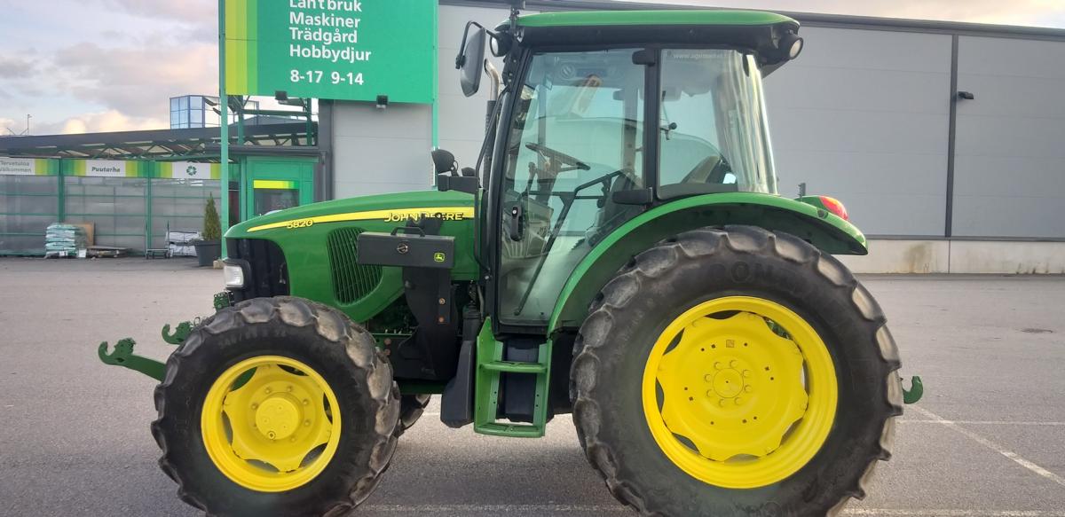 John Deere 5820+etunost+qsoviteos