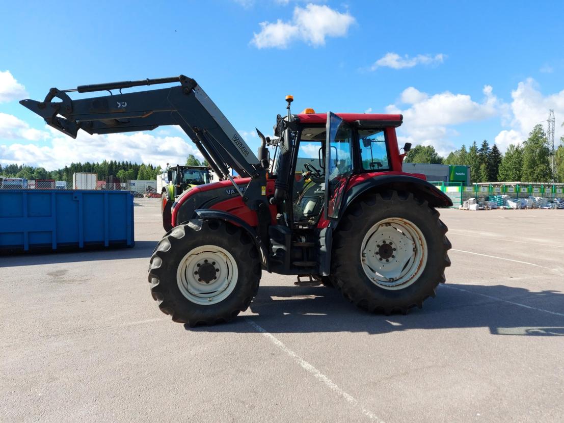 Valtra N142v