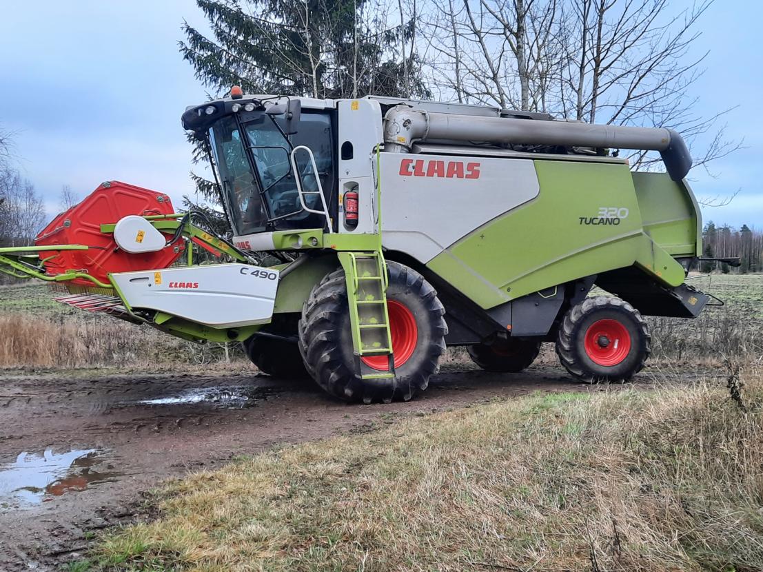 Claas Tucano 320