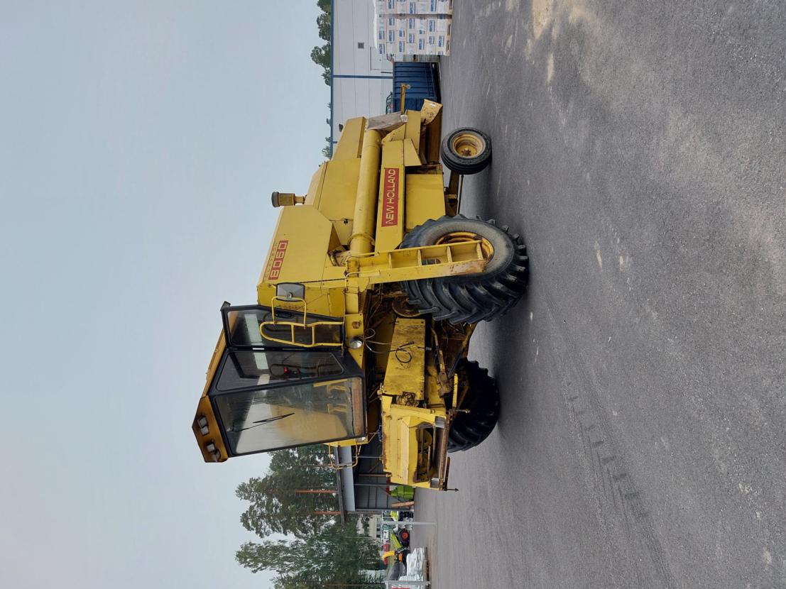 New Holland 8060