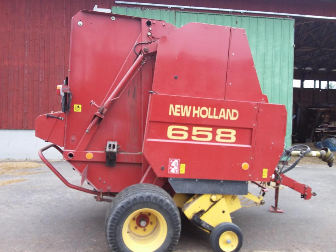 New Holland 658