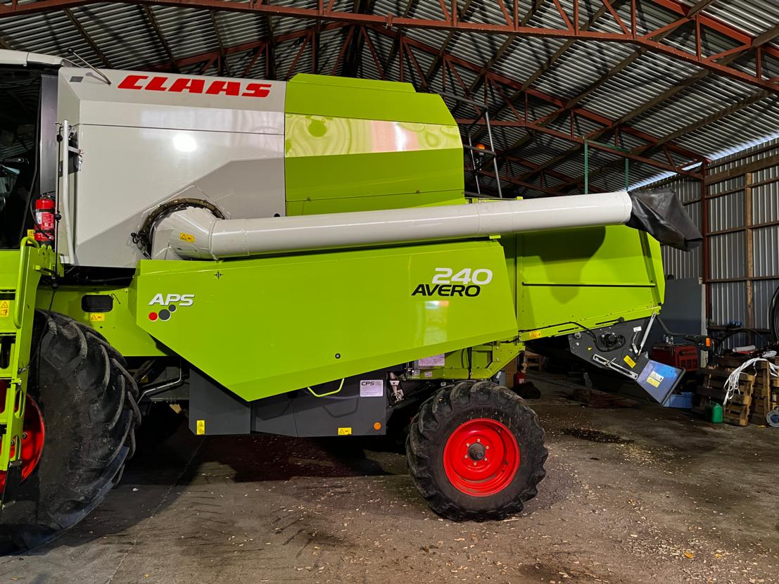 Claas Avero 240