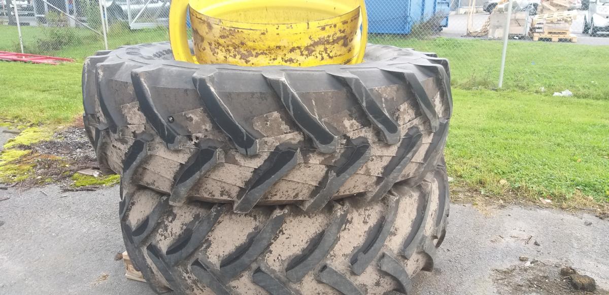 Levikepyörät 520/85x38 Paripyörät