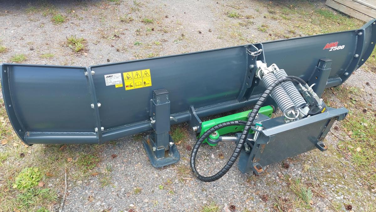 Pienkuormaajavarusteet Avant Puskulevy 2500