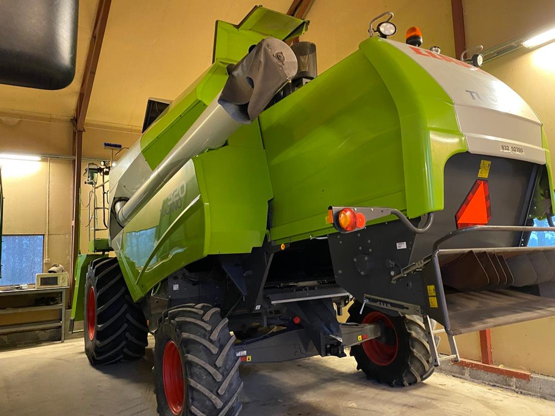Claas 320 Tucano