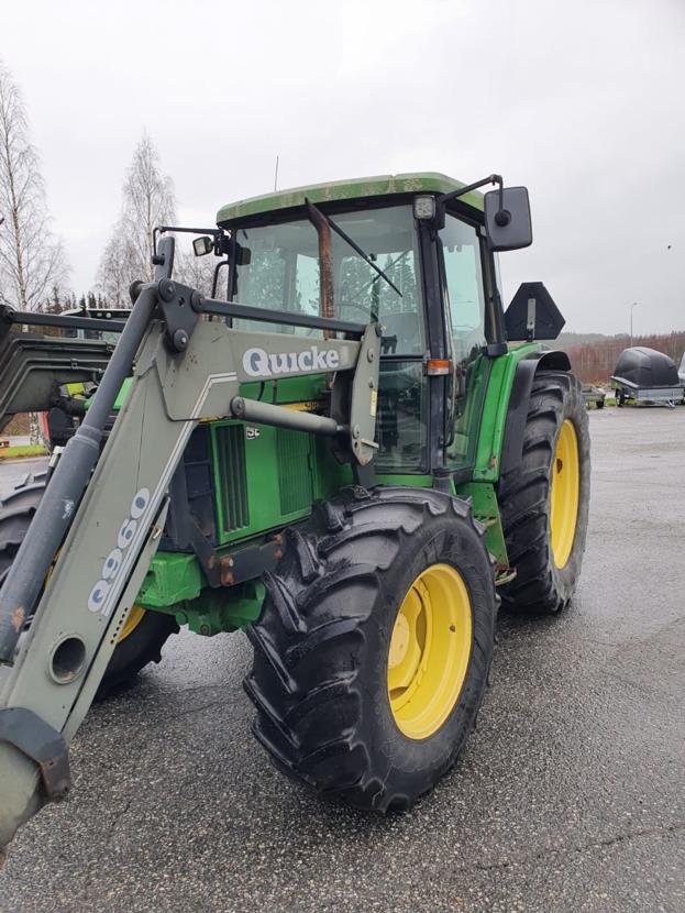 John Deere 6410