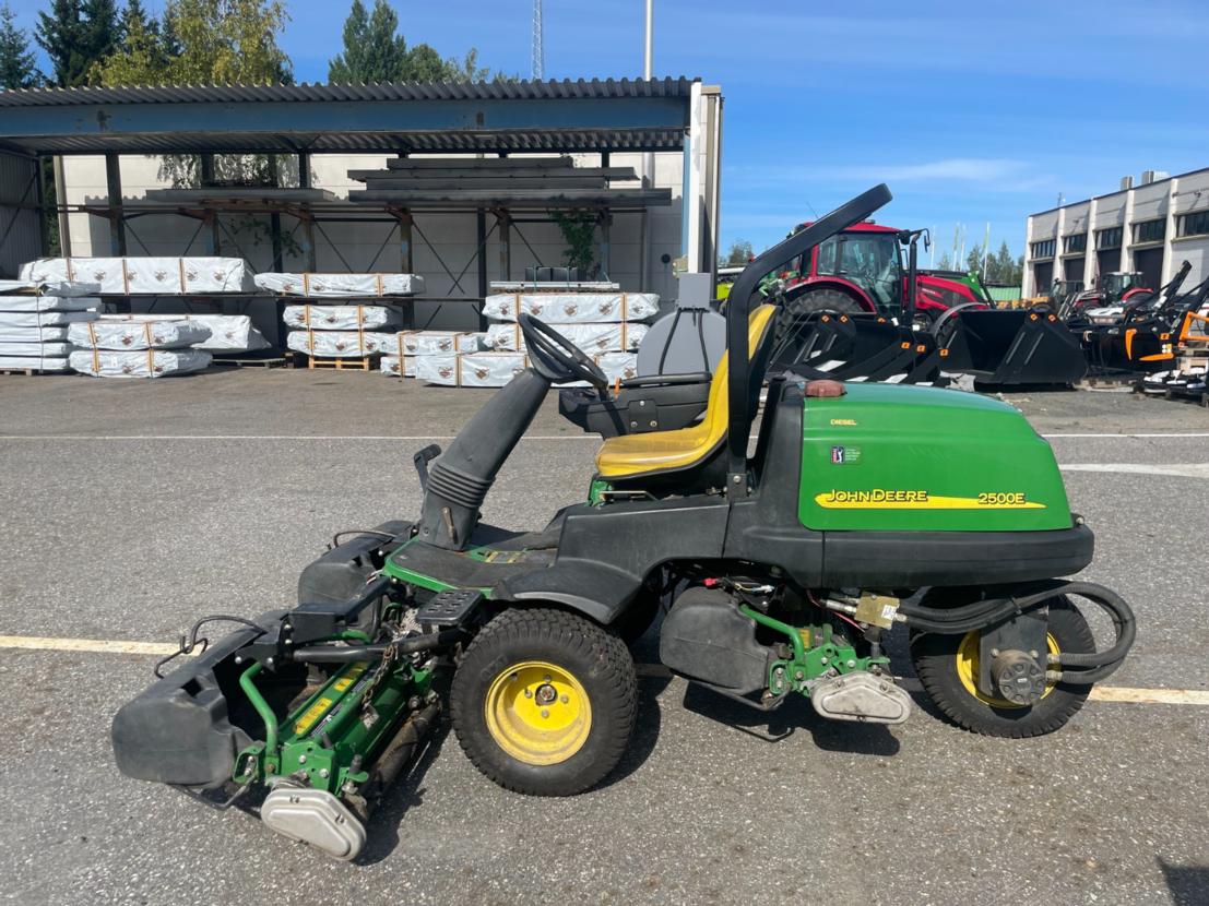 John Deere 2500e