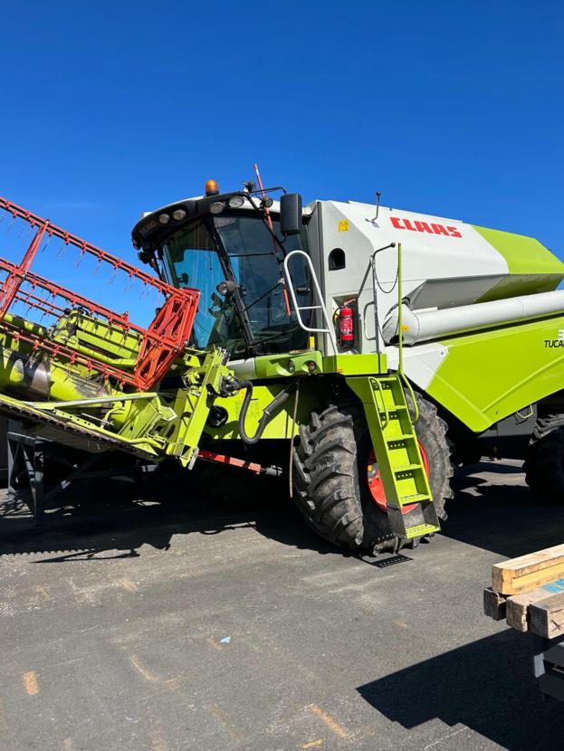 Claas 320 Tucano