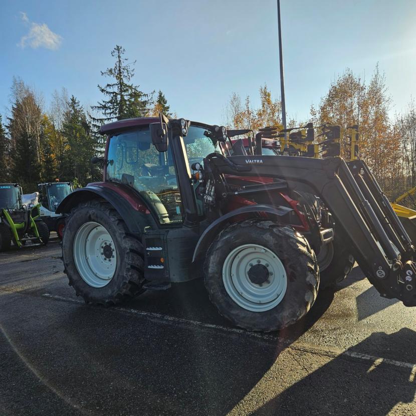 Valtra N155