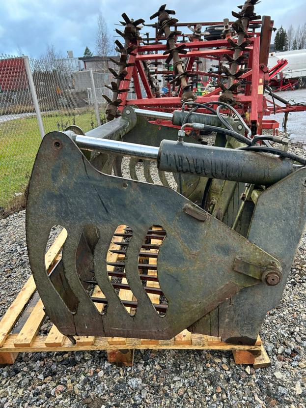 Rehunkäsittely Quicke 150 Rehuleikkuri