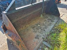 TRAKTORIVARUSTEET KÄRKIKIPPAAVA KAUHA