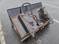 MUU MERKKI HEILURIPOHJAHIEKOITIN