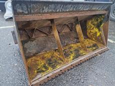 MUU MERKKI HEILURIPOHJAHIEKOITIN