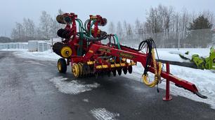 VÄDERSTAD CARRIER 425