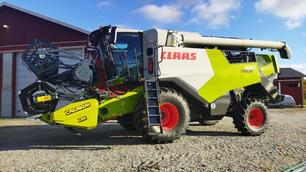 CLAAS TRION 520