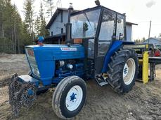 FORD 2000 OHJAAMOLLA